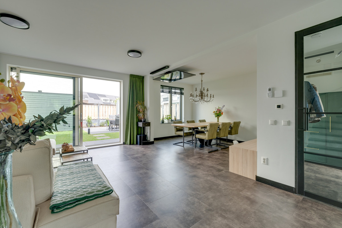 Twee-onder-één-kap te koop: De Wherelanden 124, Purmerend