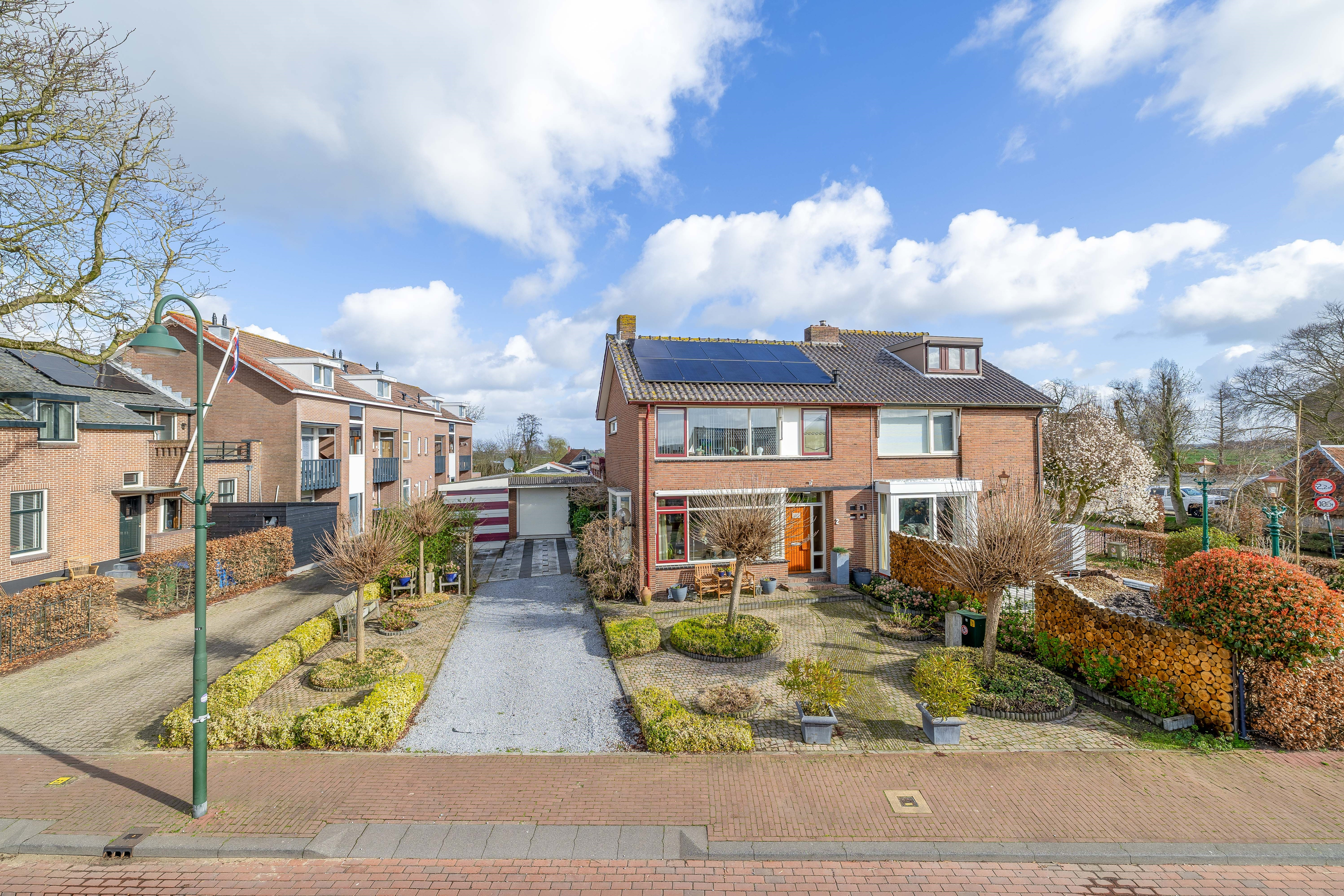 Foto van Dorpsweg 2, Reeuwijk