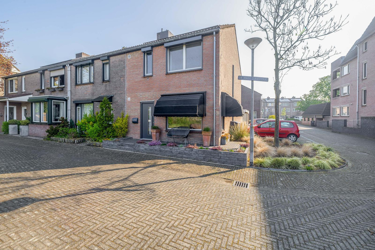 Hoekwoning te koop: Doctor Marie Curiestraat 38, Venlo