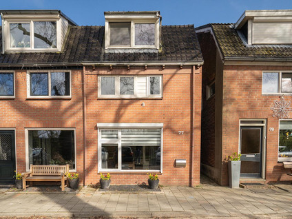 Oosterstraat 77