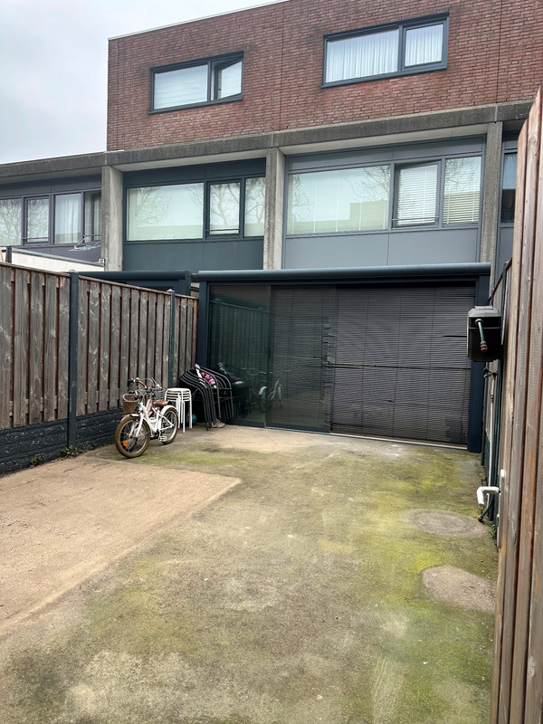 Tussenwoning te koop: Jacob Schorerlaan 215, 'S-Gravenhage