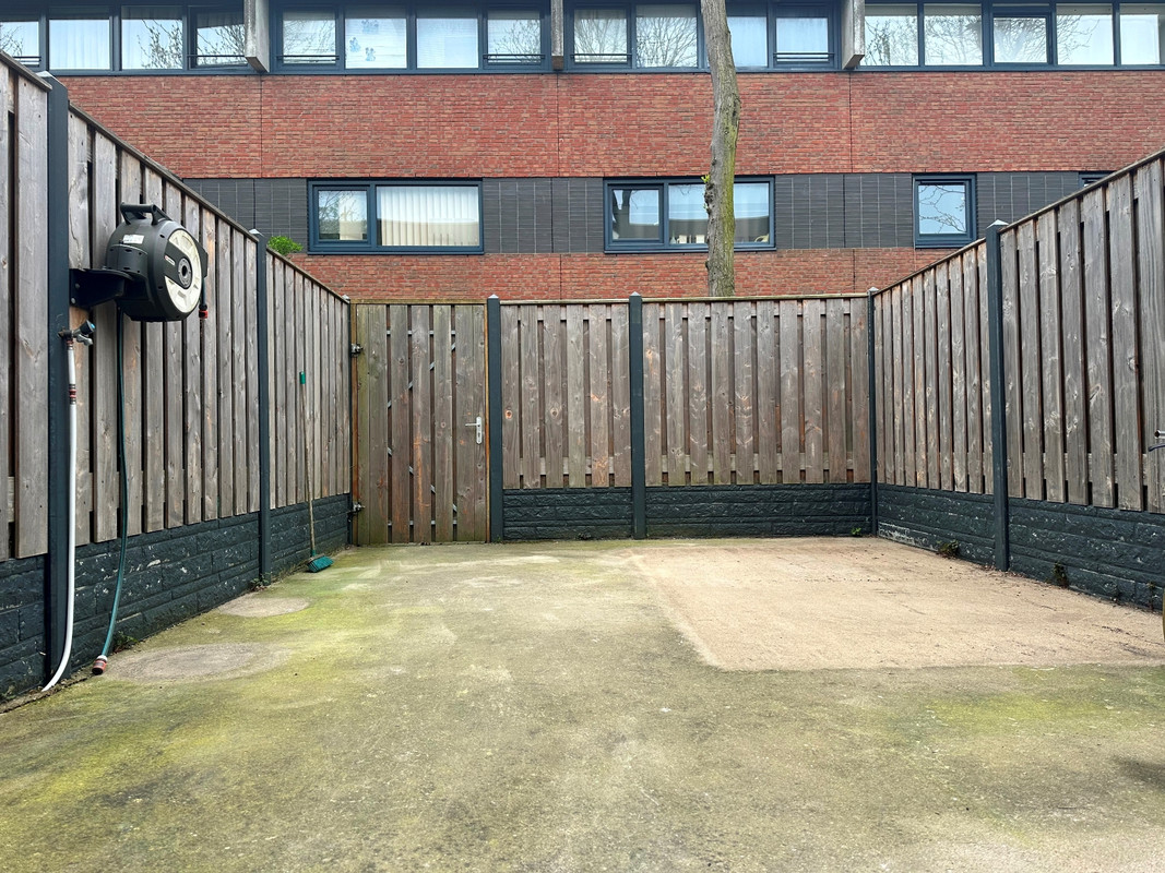 Tussenwoning te koop: Jacob Schorerlaan 215, 'S-Gravenhage