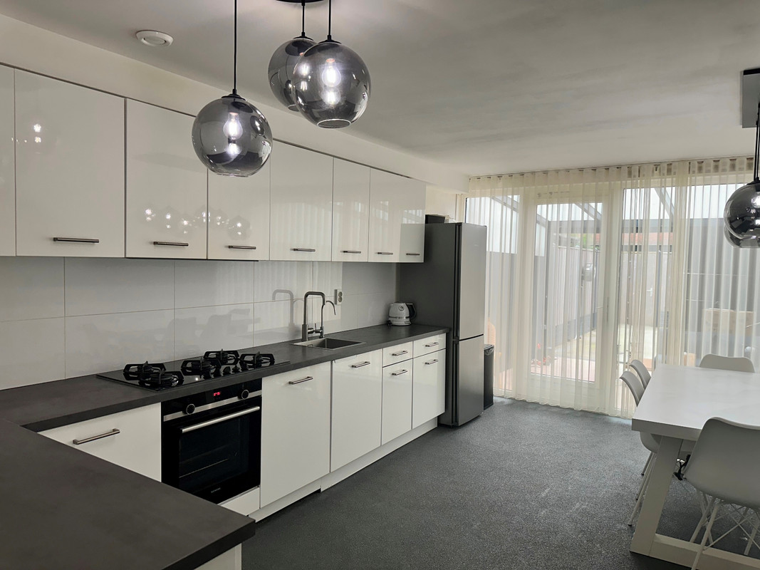 Tussenwoning te koop: Jacob Schorerlaan 215, 'S-Gravenhage