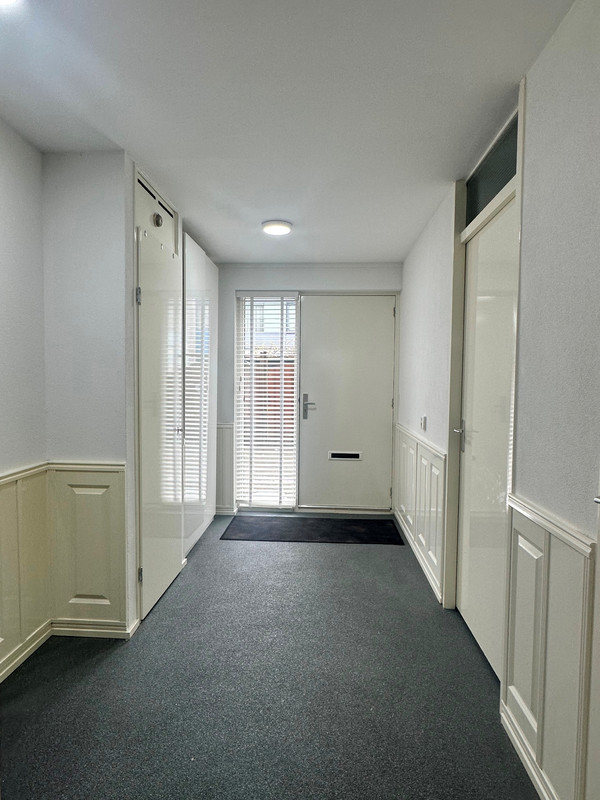Tussenwoning te koop: Jacob Schorerlaan 215, 'S-Gravenhage