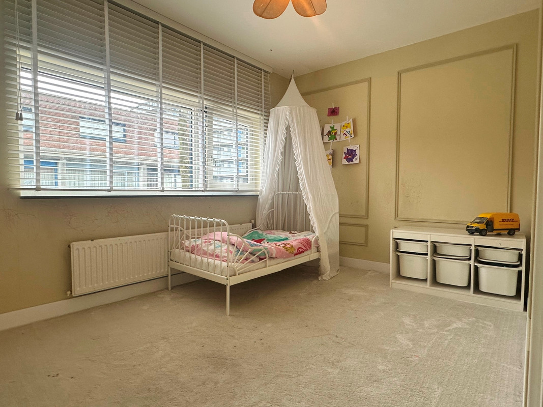 Tussenwoning te koop: Jacob Schorerlaan 215, 'S-Gravenhage