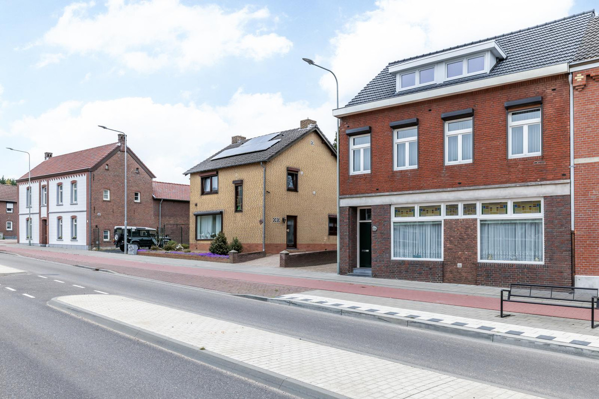 Hoekwoning te koop: Provincialeweg Zuid 124, Oirsbeek
