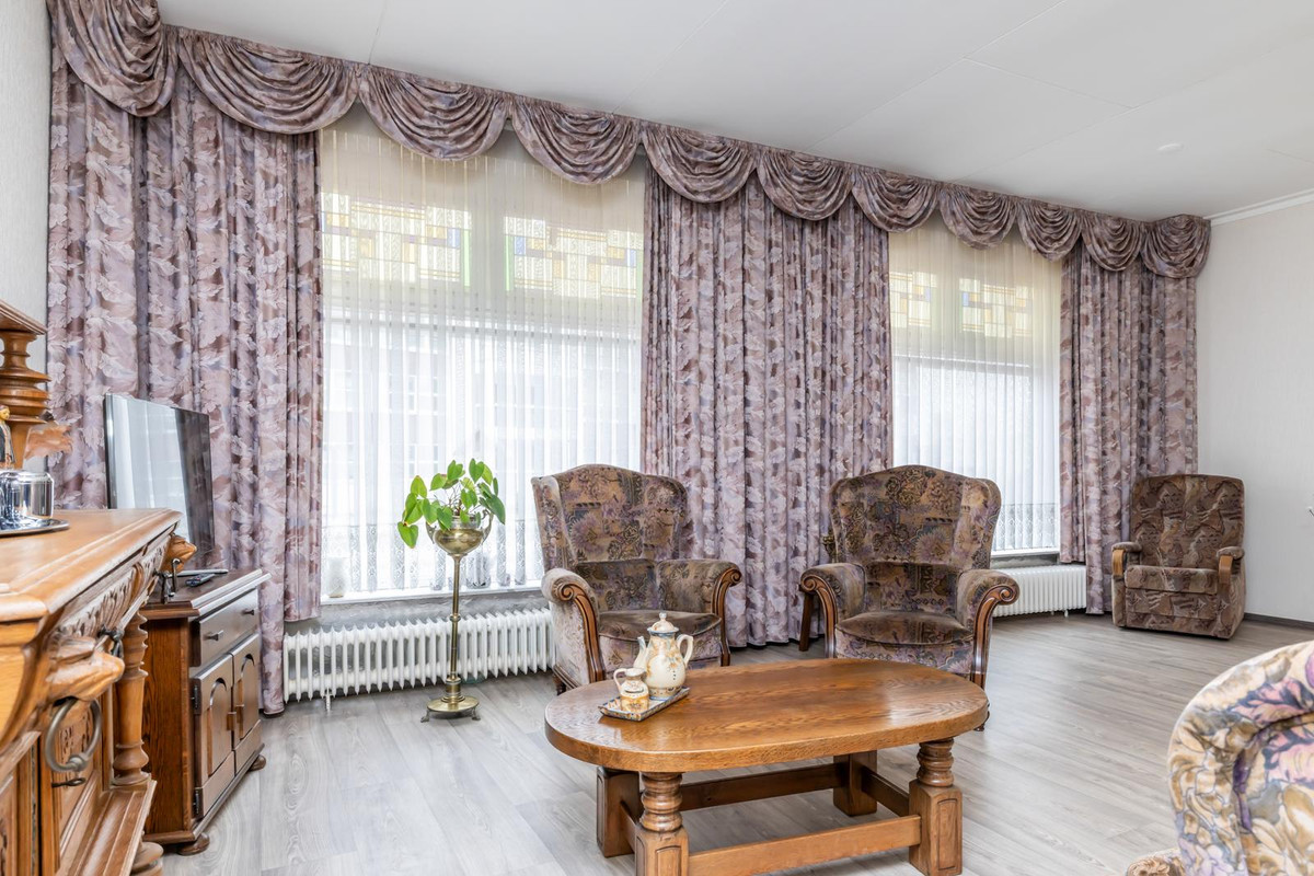 Hoekwoning te koop: Provincialeweg Zuid 124, Oirsbeek