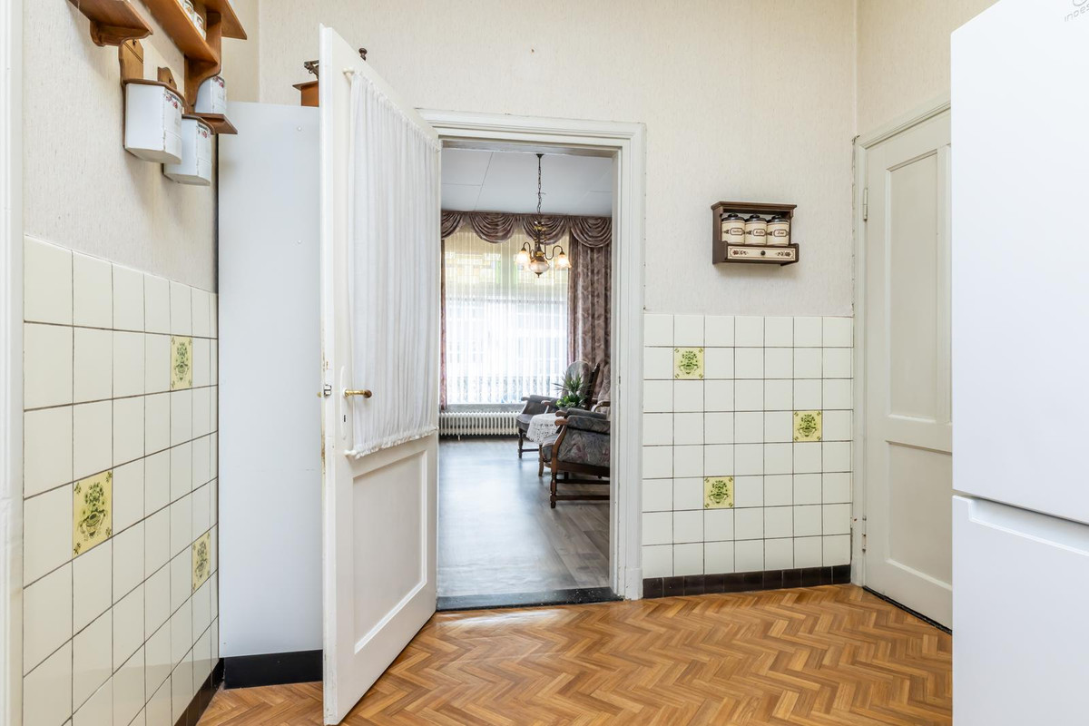 Hoekwoning te koop: Provincialeweg Zuid 124, Oirsbeek