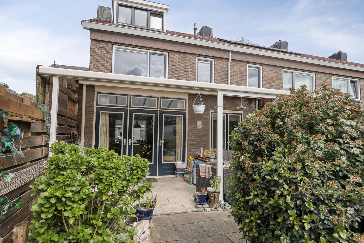 Hoekwoning te koop: Donizettilaan 6, Apeldoorn