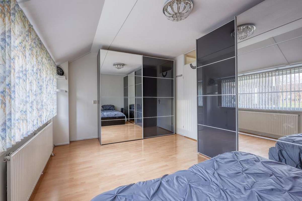 Tussenwoning te huur: Van der Woudendijk 35, 'S-Gravenhage