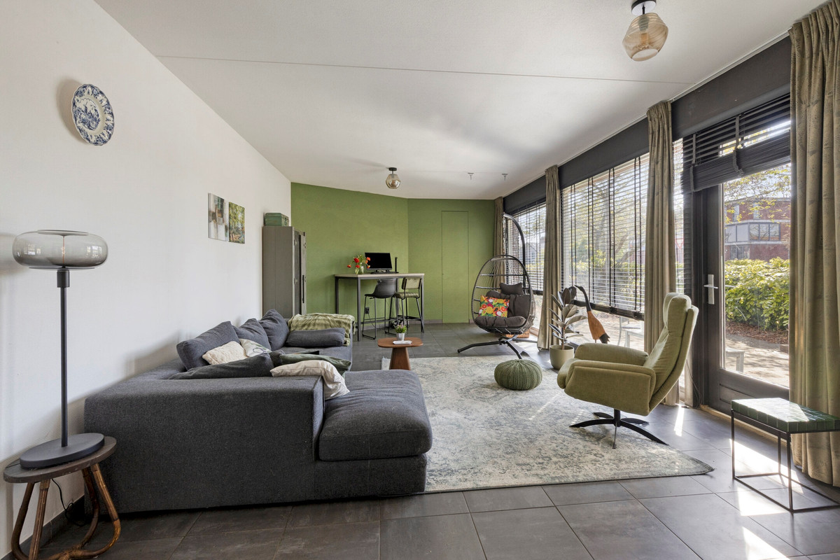 Hoekwoning te koop: Laan van Avant-Garde 234, Rotterdam
