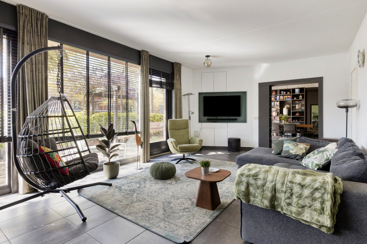 Hoekwoning te koop: Laan van Avant-Garde 234, Rotterdam