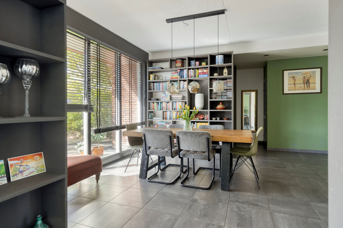 Hoekwoning te koop: Laan van Avant-Garde 234, Rotterdam