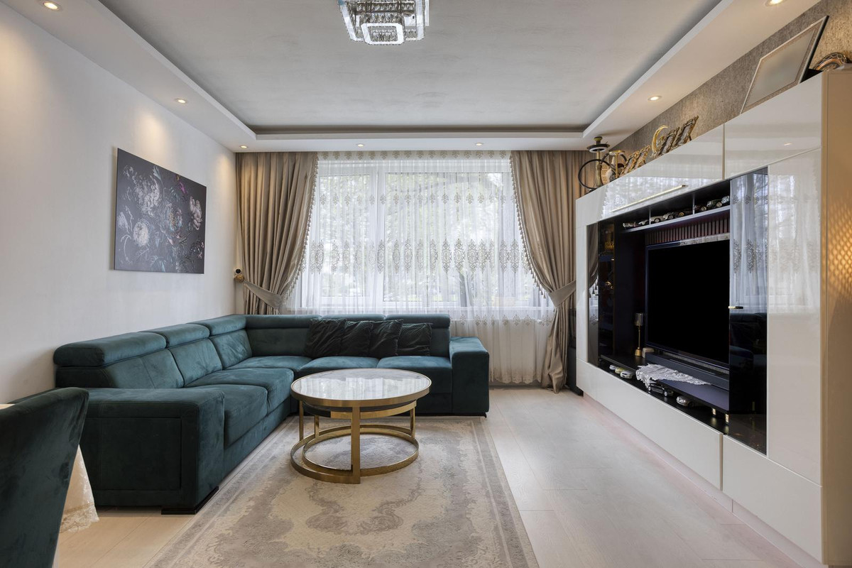 Appartement te koop: Fluitekruidweg 17, Zaandam
