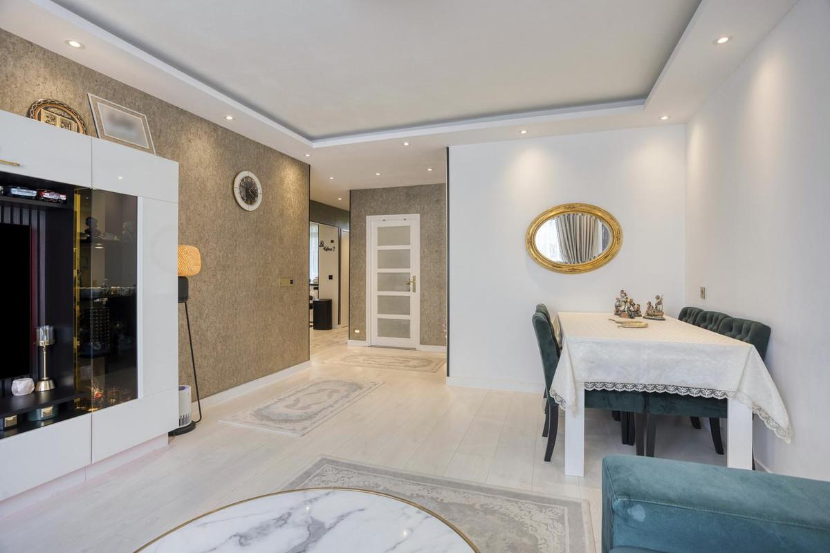 Appartement te koop: Fluitekruidweg 17, Zaandam