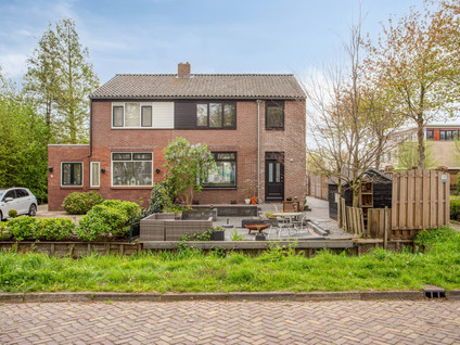 Twee-onder-één-kap te koop: Hoofdweg-Zuid 10, Verspreide bebouwing Achter Esse Nieuwerkerk A/D Ijssel