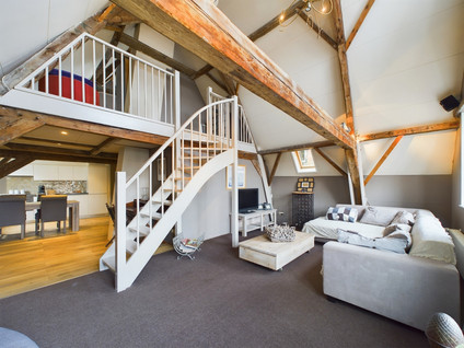 studios for rent on Landpoortstraat 2