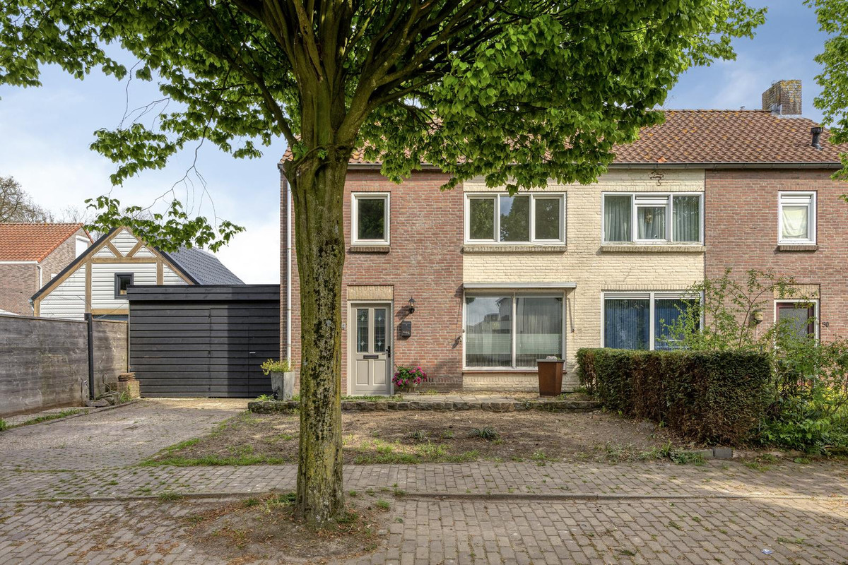 Twee-onder-één-kap te koop: Lijestraat 52, Lierop