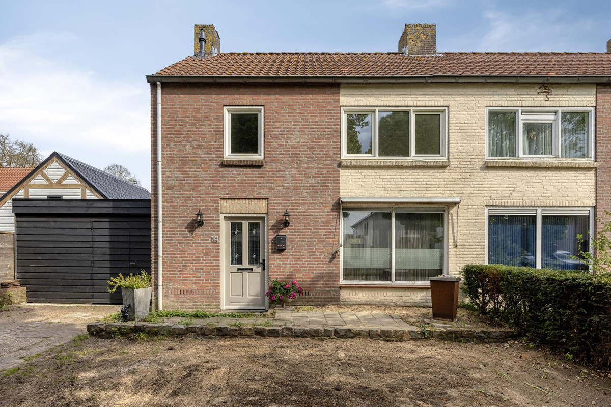 Twee-onder-één-kap te koop: Lijestraat 52, Lierop