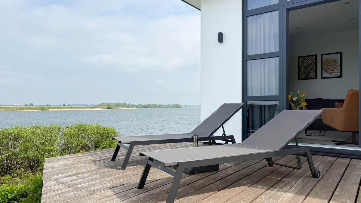 Vrijstaande woning te koop: Rijnbandijk 36-84, Maurik