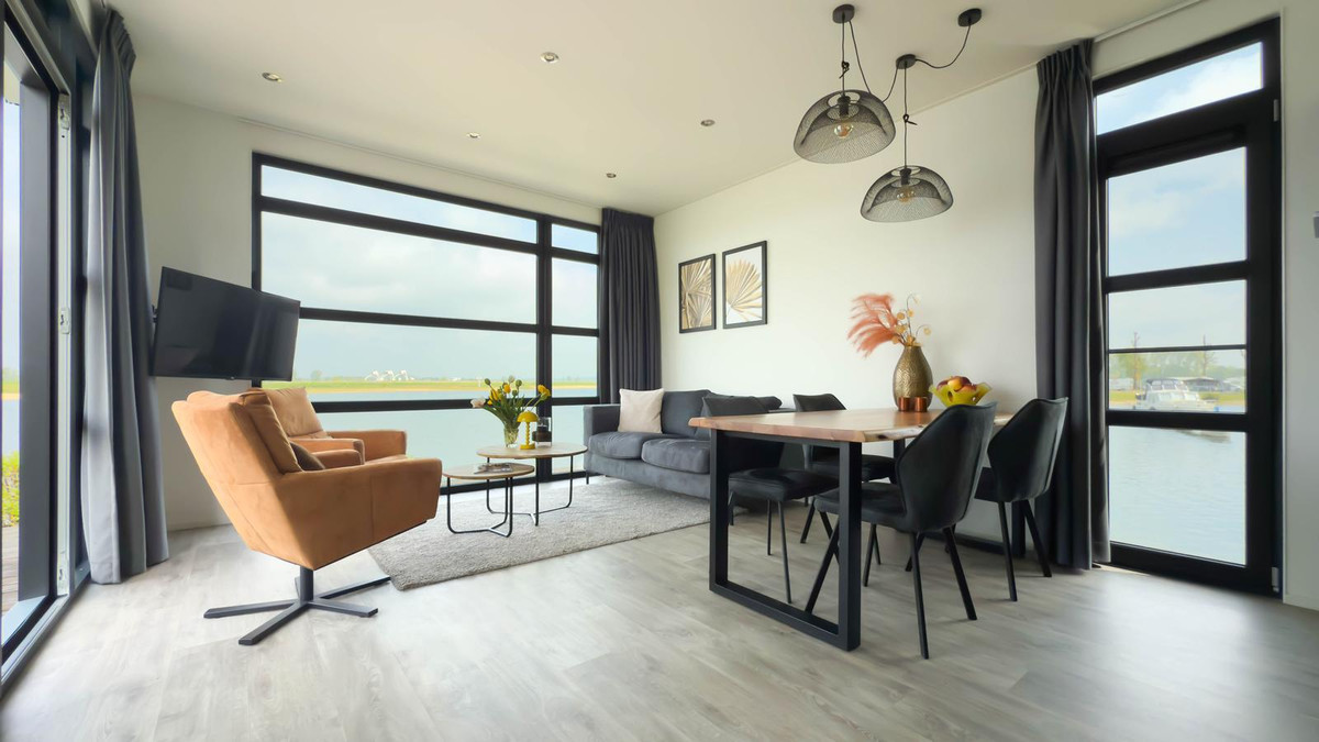 Vrijstaande woning te koop: Rijnbandijk 36-84, Maurik