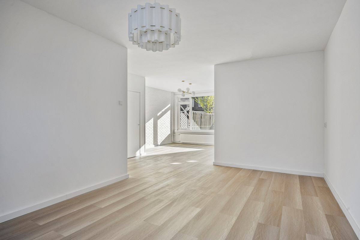 Tussenwoning te koop: Dennekruid 212, Rotterdam