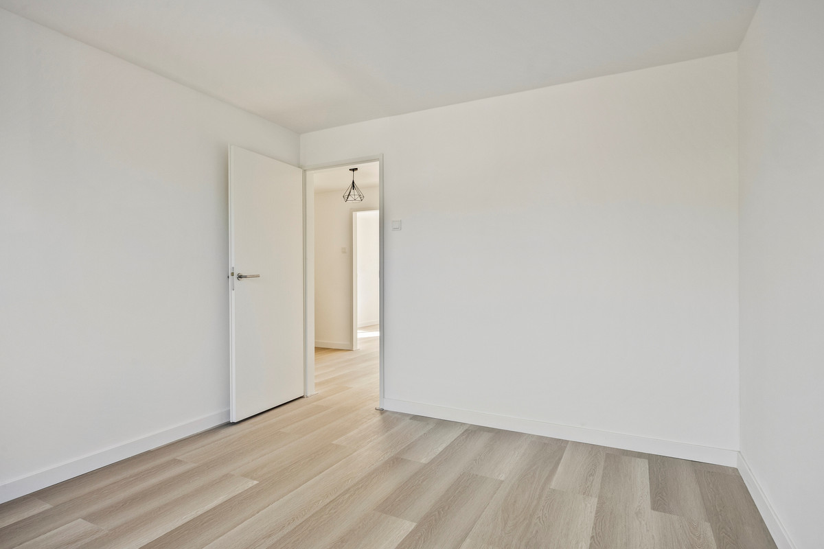 Tussenwoning te koop: Dennekruid 212, Rotterdam