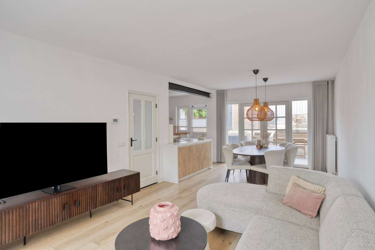 Tussenwoning te koop: Van Alphenstraat 4, Heerlen