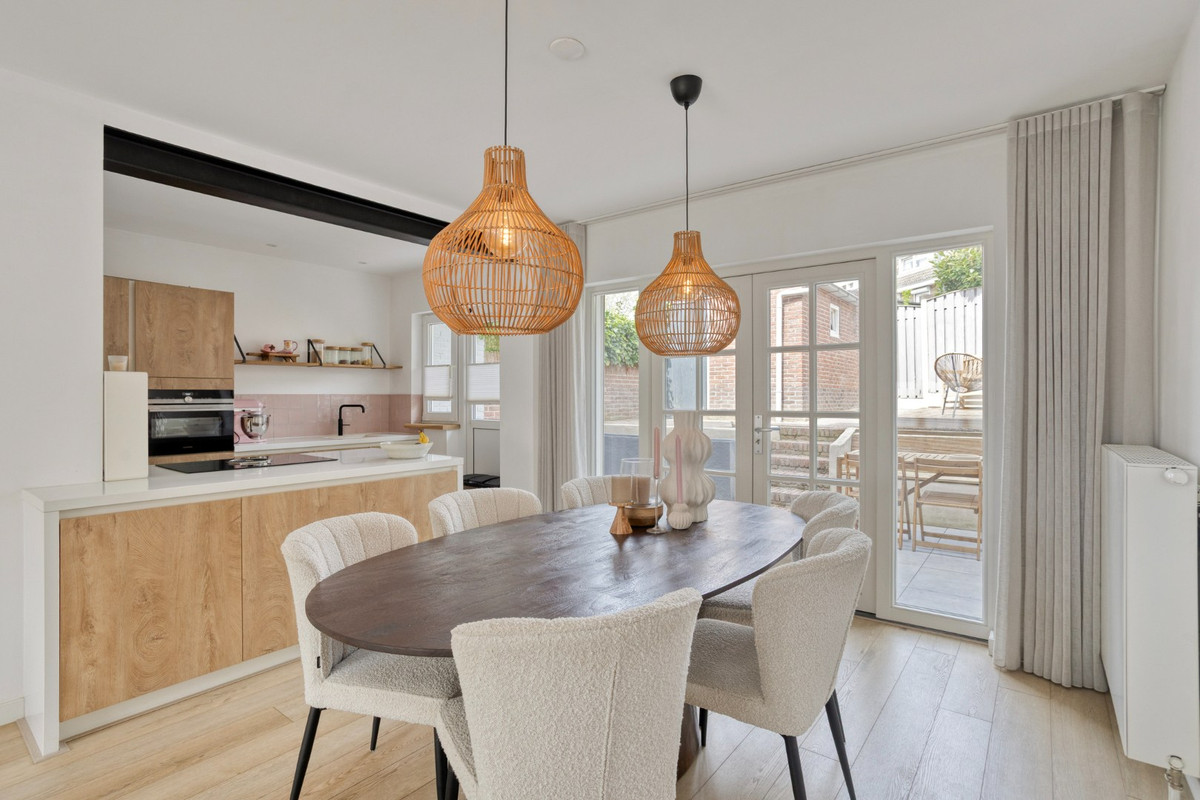 Tussenwoning te koop: Van Alphenstraat 4, Heerlen