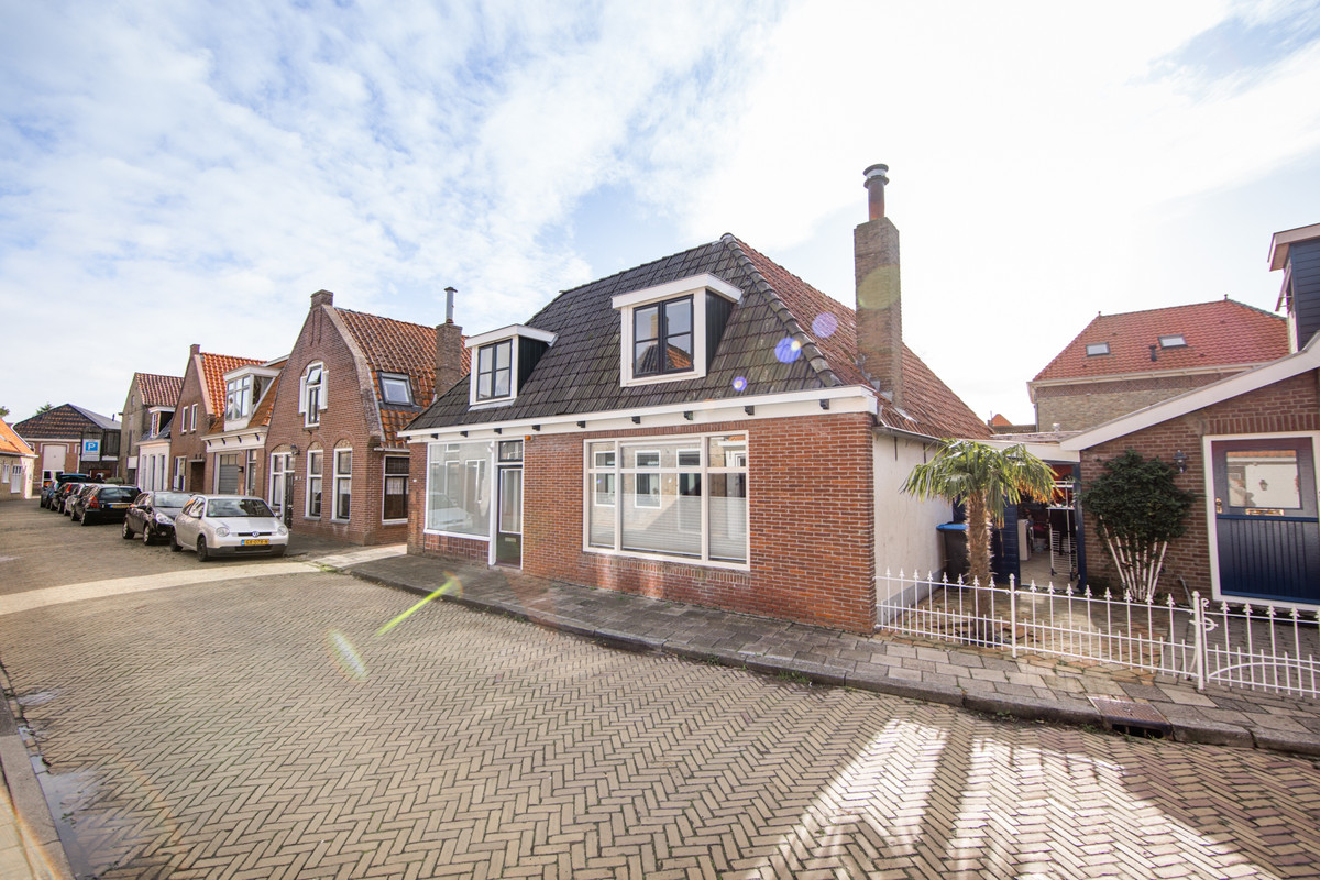 Vrijstaande woning te koop: Slotmakersstraat 13, Makkum