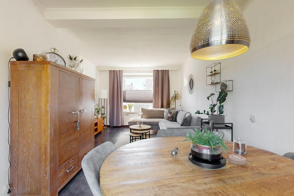 Tussenwoning te koop: Jasmijnstraat 12, Geleen