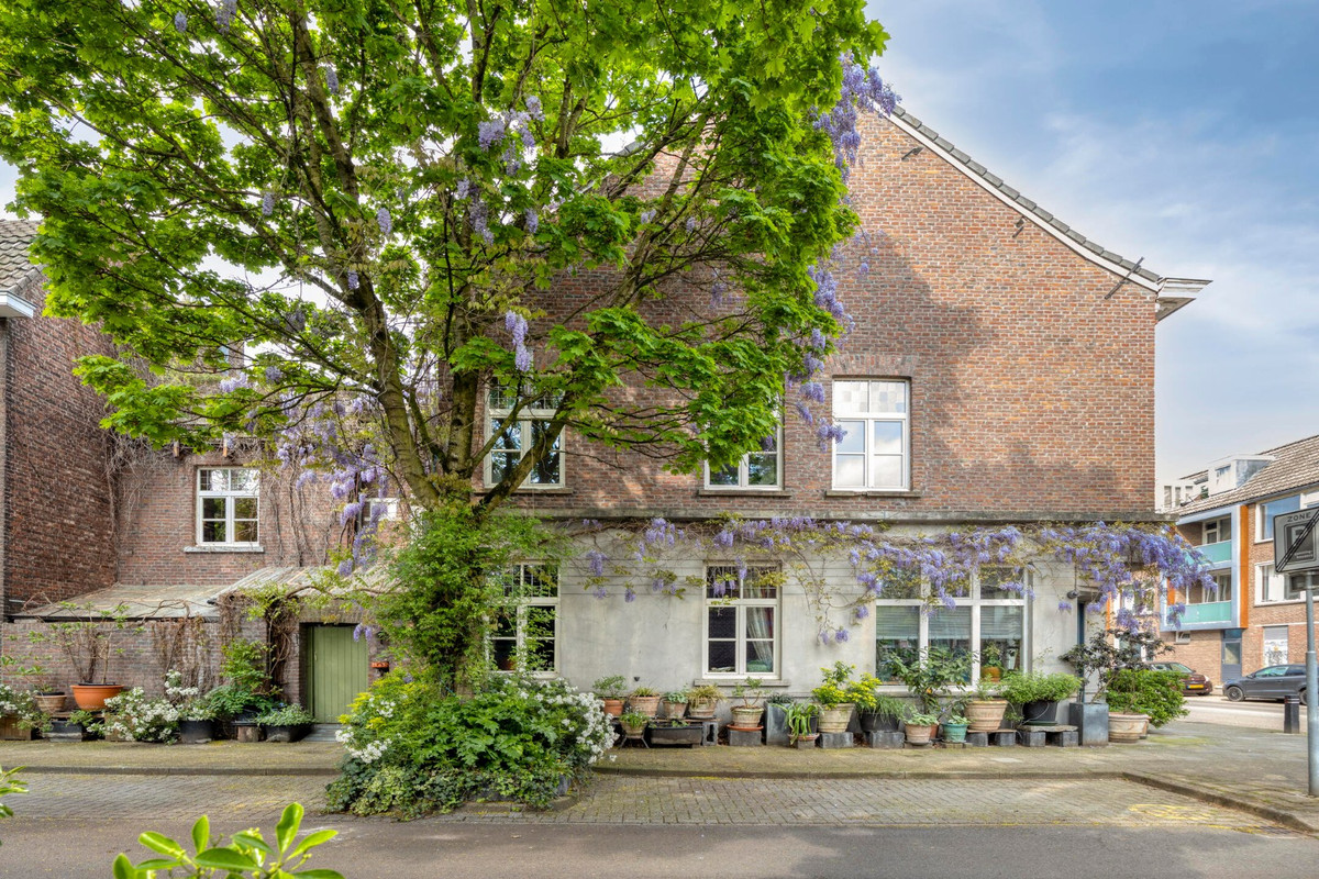 Tussenwoning te koop: Sint Antoniuslaan 35, Maastricht