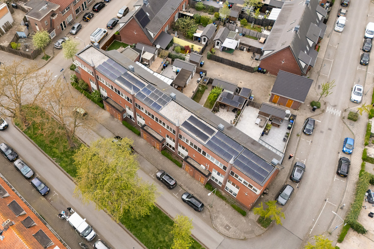 Tussenwoning te koop: Jacob Marisstraat 73, Dordrecht
