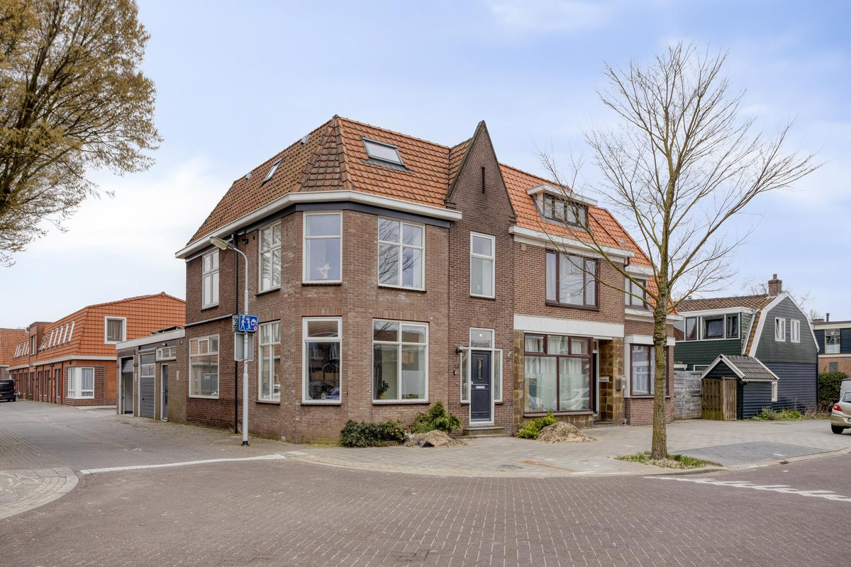 Appartement te koop: Rosmolenstraat 36, Zaandam