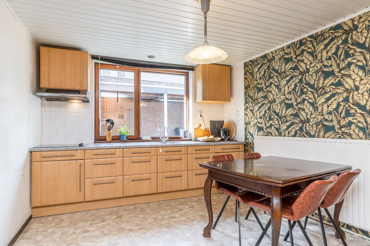 Twee-onder-één-kap te koop: Merkelbeekerstraat 6, Schinveld