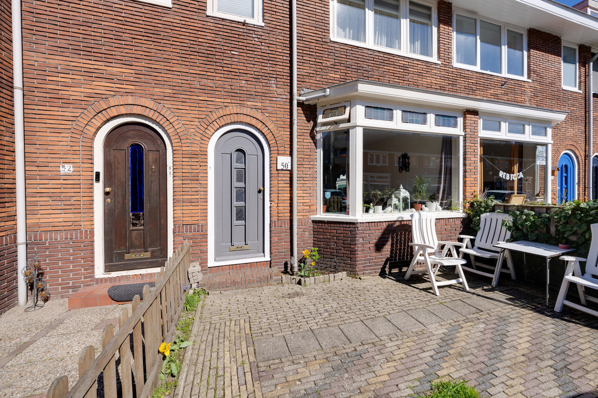 Tussenwoning te koop: Lijsterbesstraat 50, Zaandam