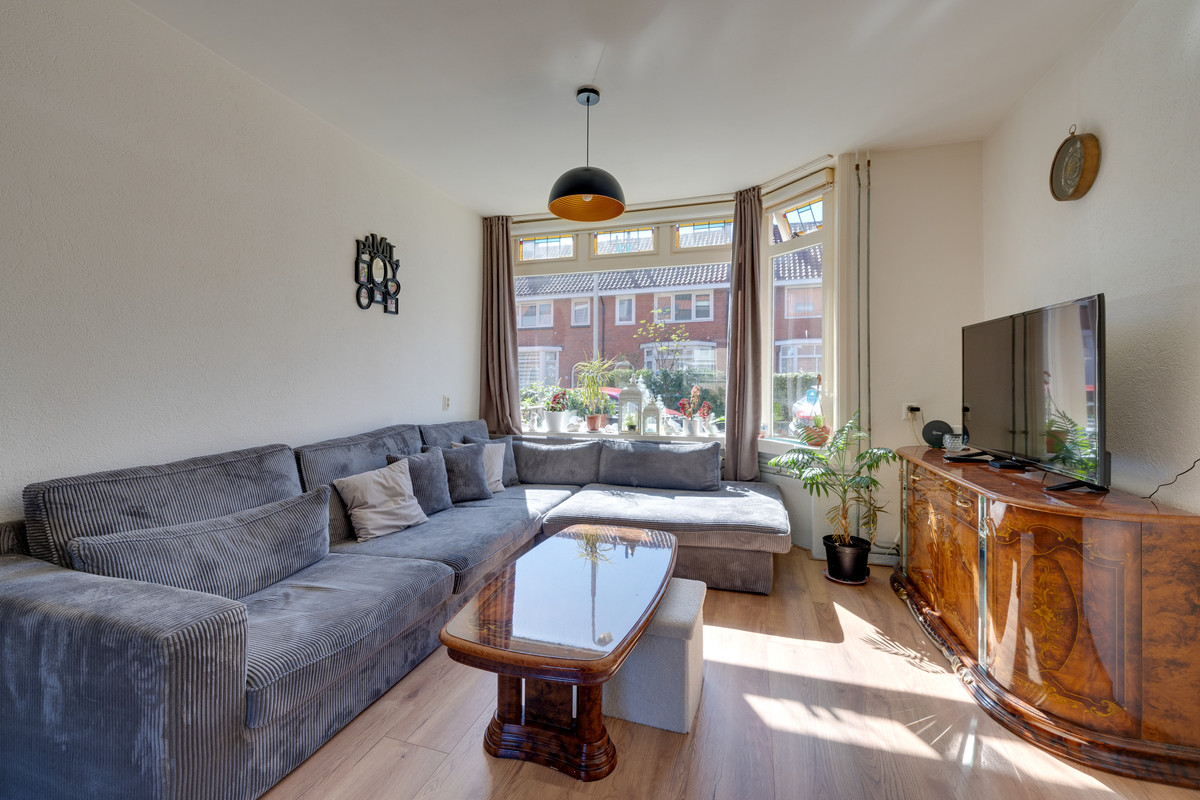 Tussenwoning te koop: Lijsterbesstraat 50, Zaandam