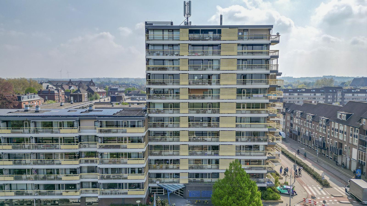 Appartement te koop: Maaskade 66, Venlo