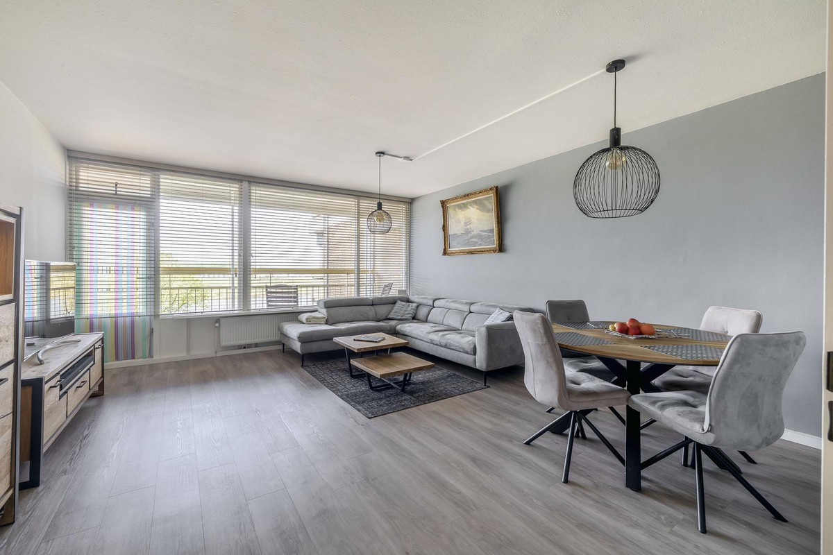 Appartement te koop: Maaskade 66, Venlo
