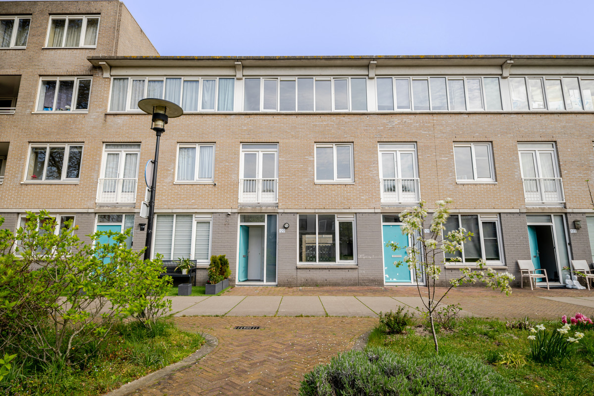 Tussenwoning te koop: Houtzagerssingel 120, 'S-Gravenhage