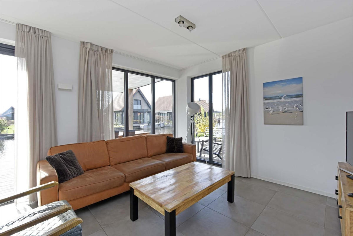 Vrijstaande woning te koop: Waterstaete 60, Ossenzijl