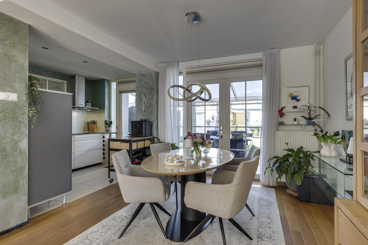 Tussenwoning te koop: Schubertlaan 64, Eindhoven
