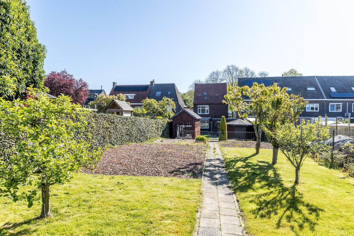 Hoekwoning te koop: Provincialeweg Zuid 17, Oirsbeek