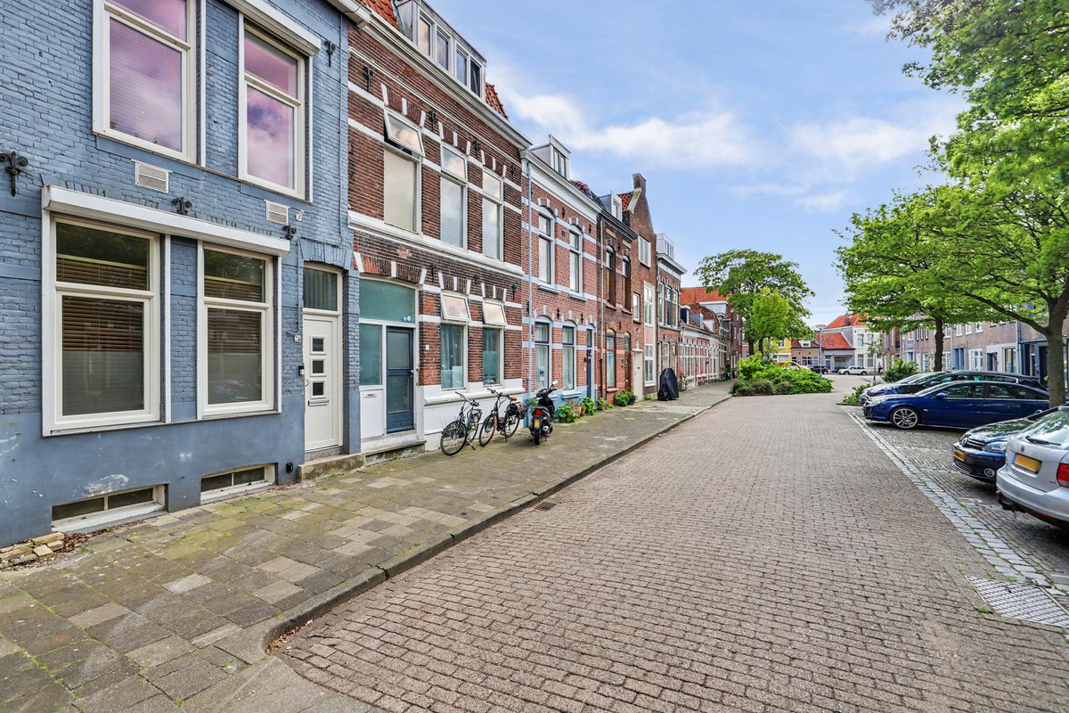 Tussenwoning te koop: Bouwen Ewoutstraat 24, Vlissingen