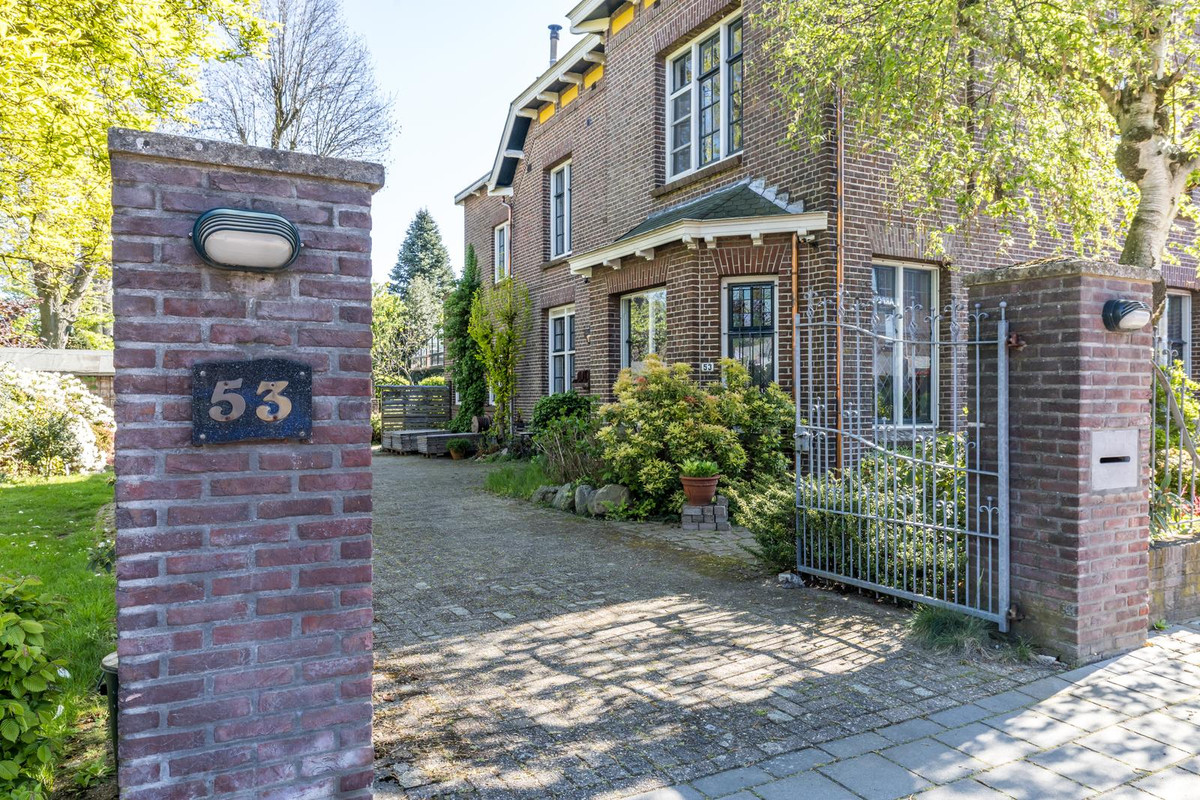 Twee-onder-één-kap te koop: Akerstraat-Noord 53, Brunssum