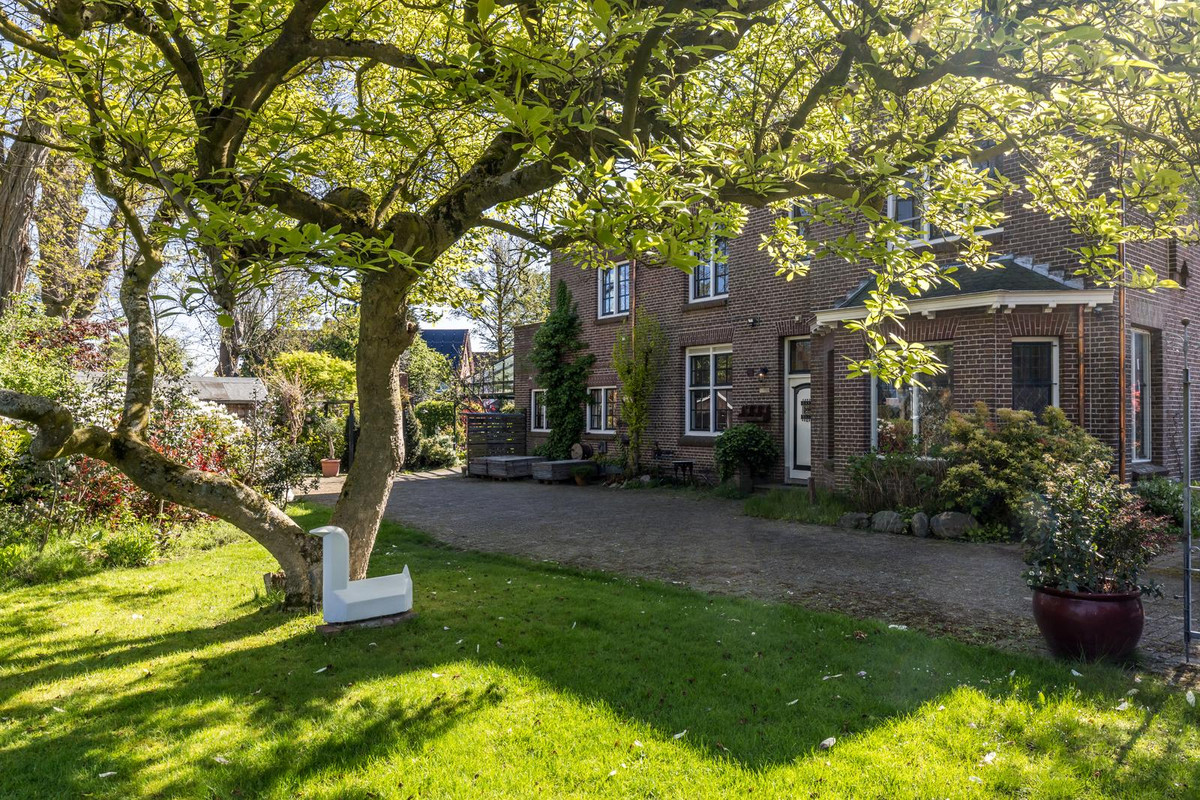 Twee-onder-één-kap te koop: Akerstraat-Noord 53, Brunssum