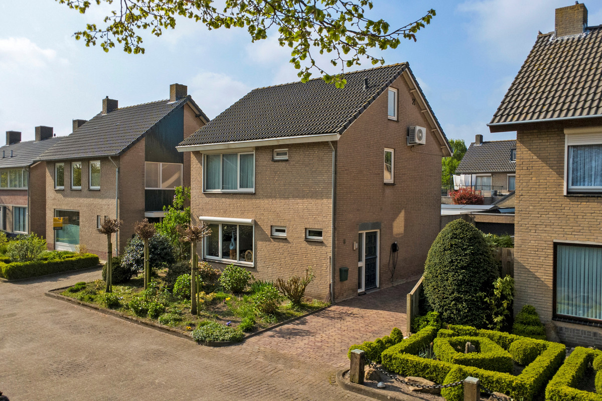Vrijstaande woning te koop: Burgemeester Magneestraat 8, Luyksgestel