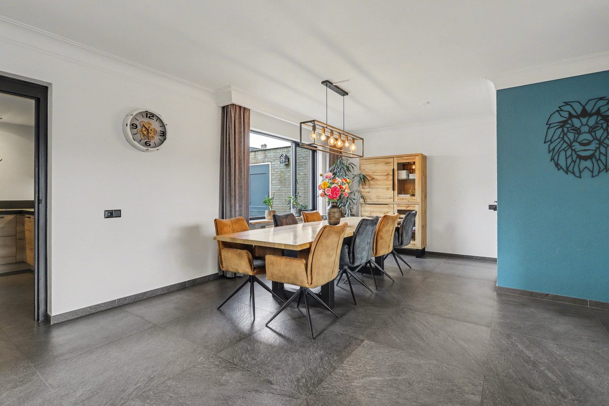 Vrijstaande woning te koop: Burgemeester Magneestraat 8, Luyksgestel