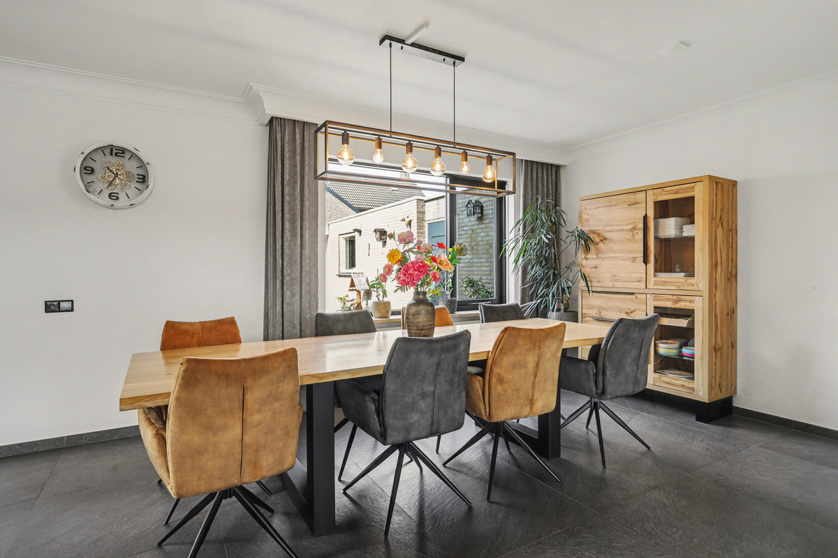 Vrijstaande woning te koop: Burgemeester Magneestraat 8, Luyksgestel
