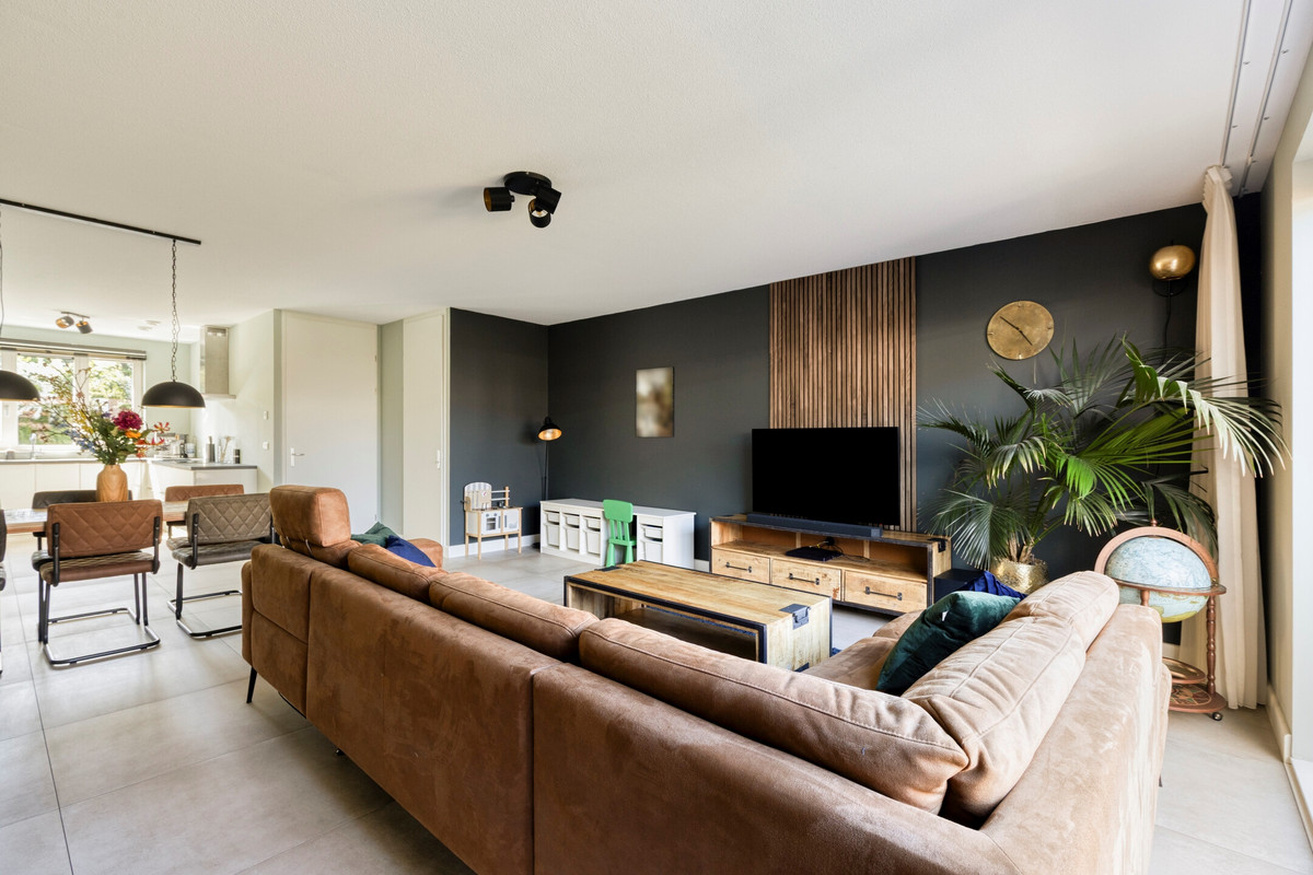 Tussenwoning te koop: Rhedenstraat 6, Tilburg